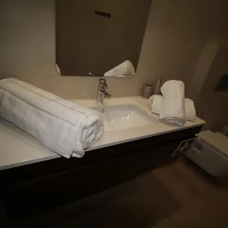 Appartamento T1 Da Rocha/rocha Prime 9 *